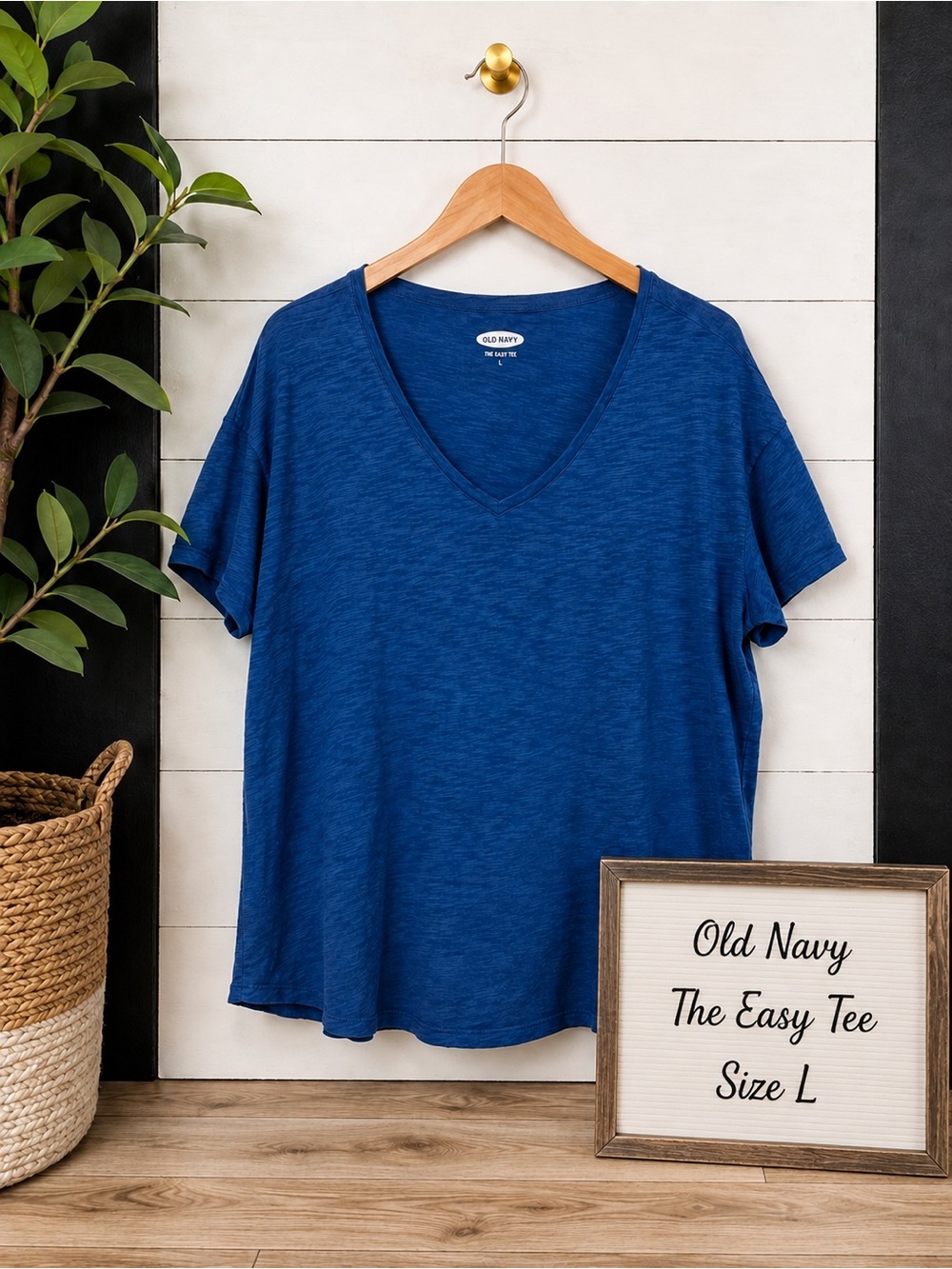 💙 Old Navy The Easy Tee Blue V-Neck T-Shirt Size L Relaxed Casual Top